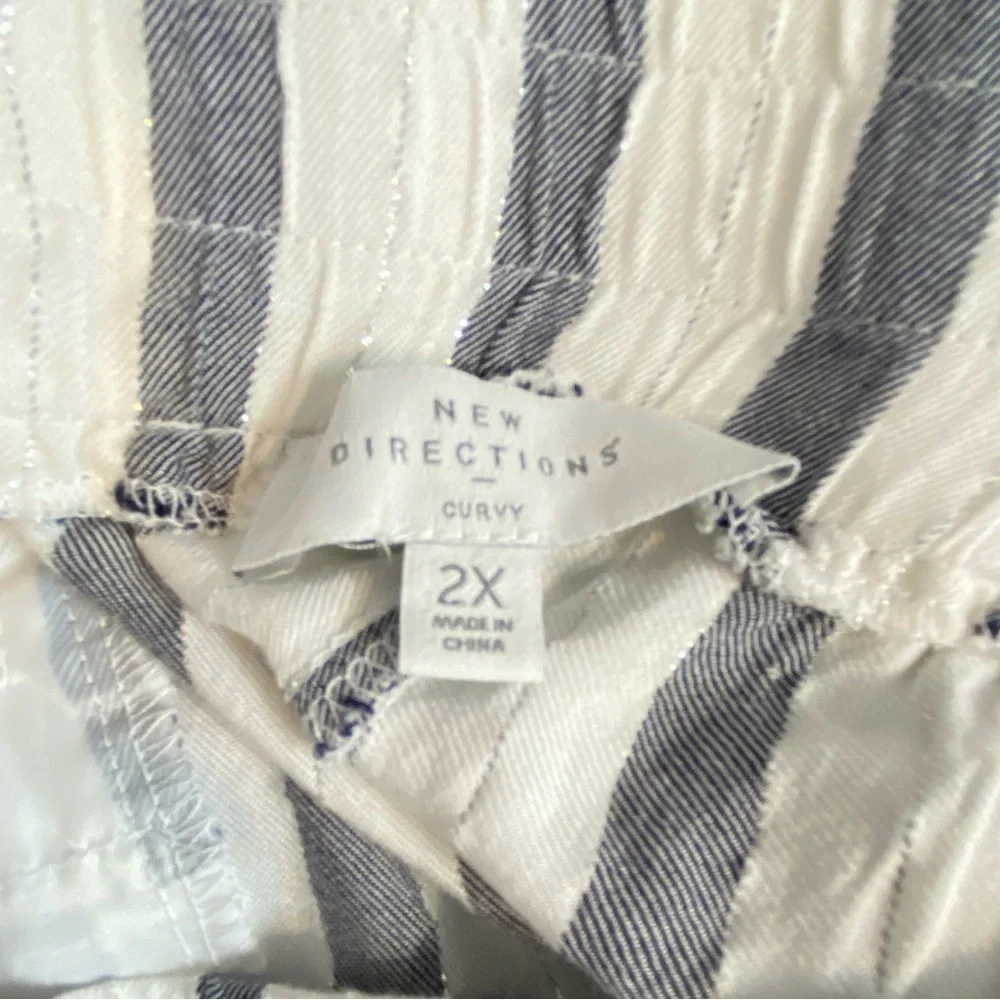 NEW DIRECTIONS Women's plus size 2X lightweight flowy white gray stripe pants